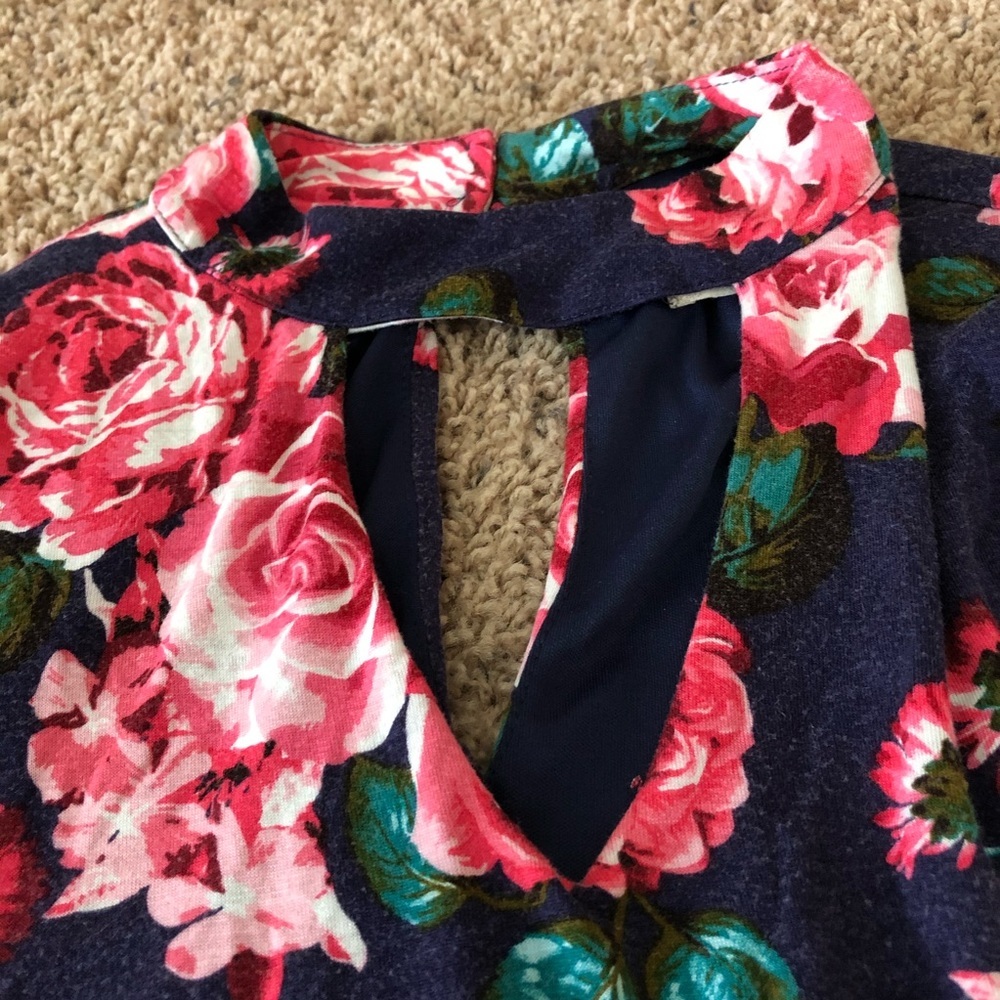 Altair’d State Floral 3/4 Sleeve Dress w/Keyholes - Picture 4 of 9